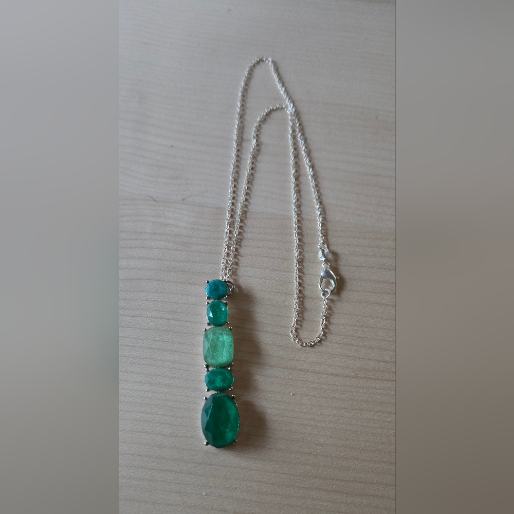 Elegant Green Beaded Necklace - Picture 2 of 4